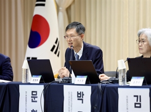 문형배 “4심제는 현실에 맞지 않아…대법관 8명 증원이 바람직"